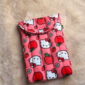 BAGGU x Sanrio Hello Kitty Laptop Sleeve in Apples & Strawberries